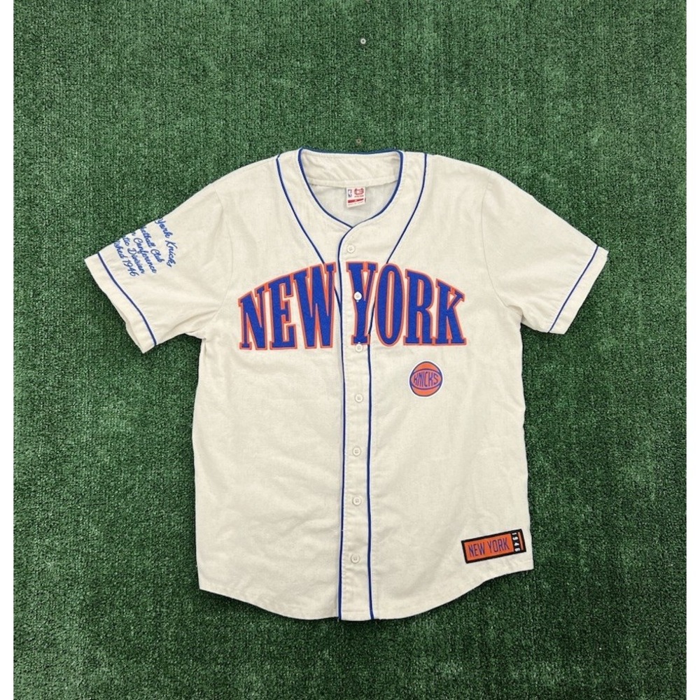 Ultra Game NBA New York Knicks Beige Baseball Jersey Mens Size Medium